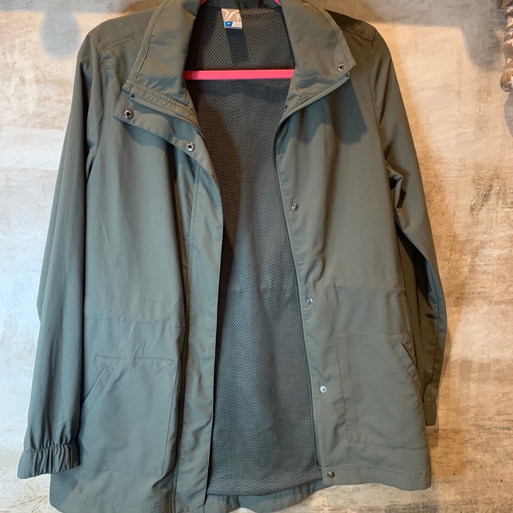Light Weight Green Utility Jacket. - image 8